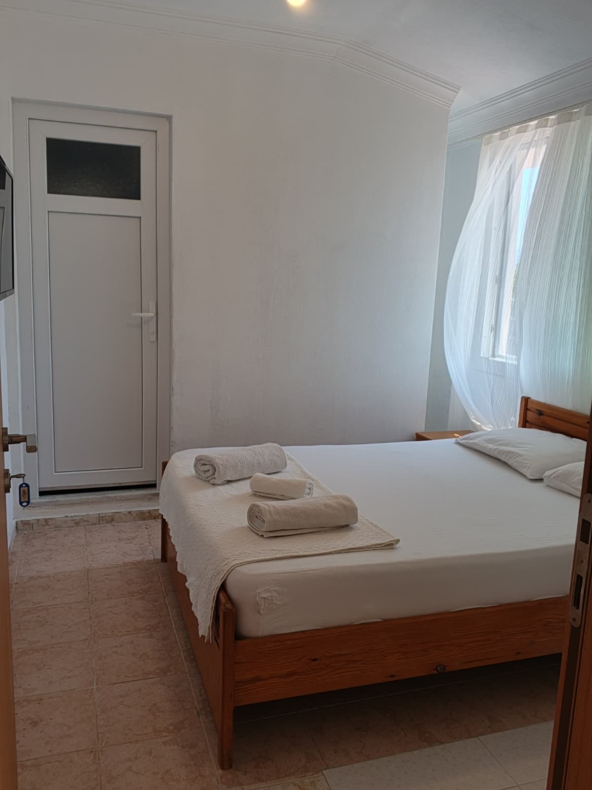 Balkon kapılı iki kişilik oda